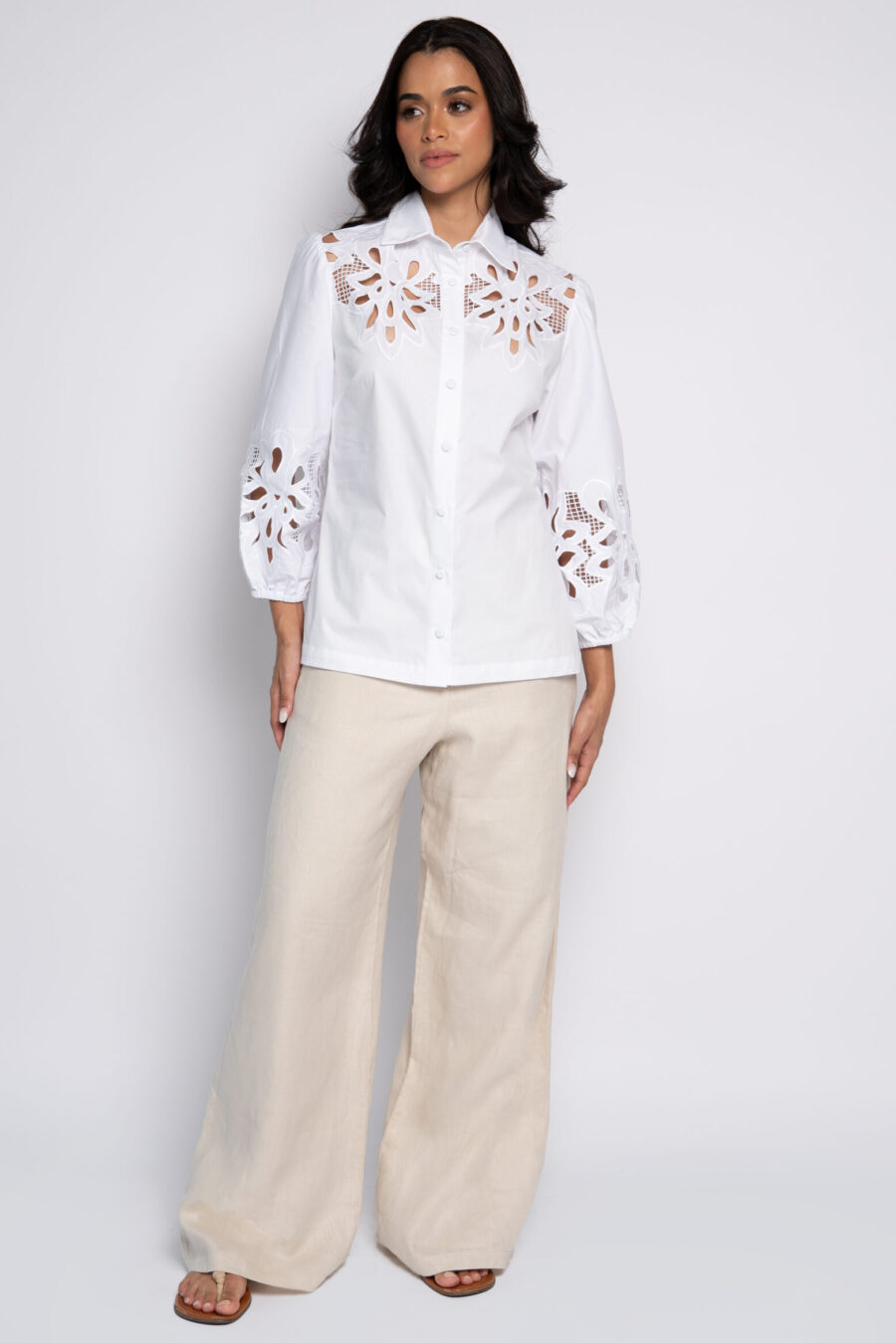 Camisa branca com bordado vazado – DANDARA