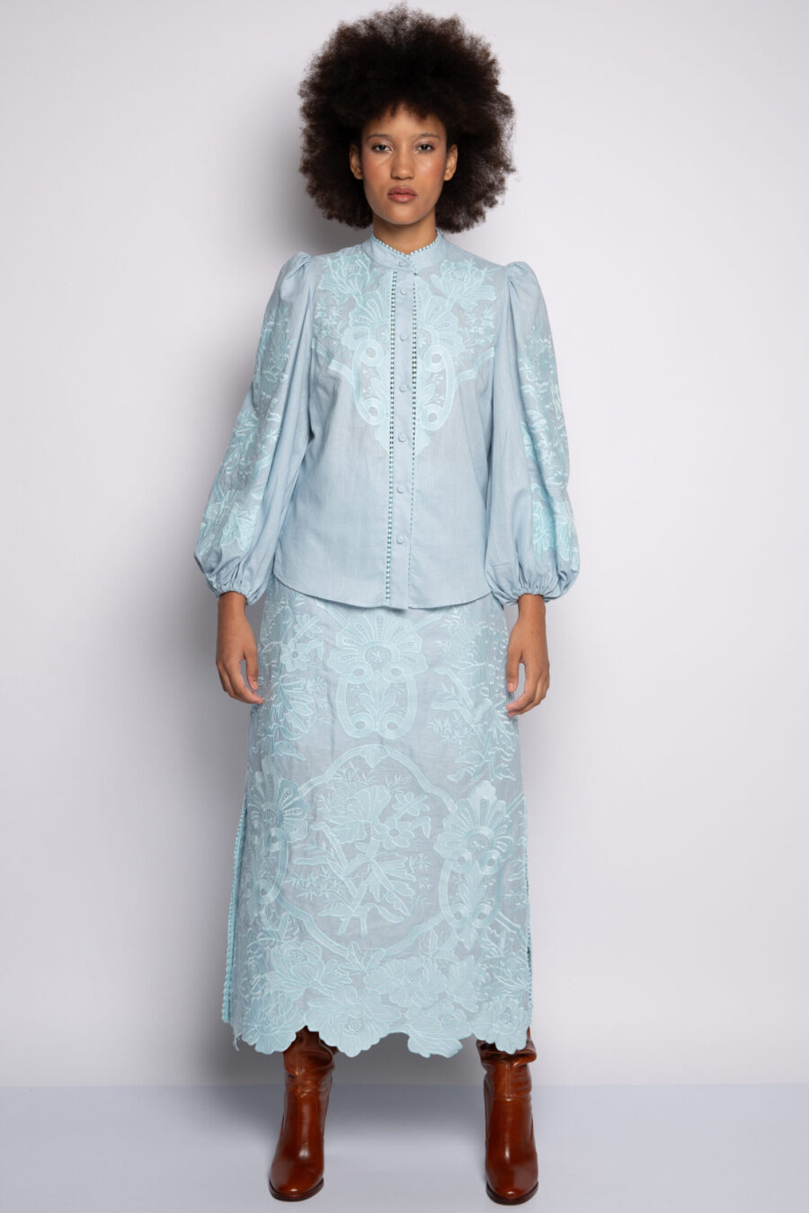 Saia com bordado artesanal azul – Suênia