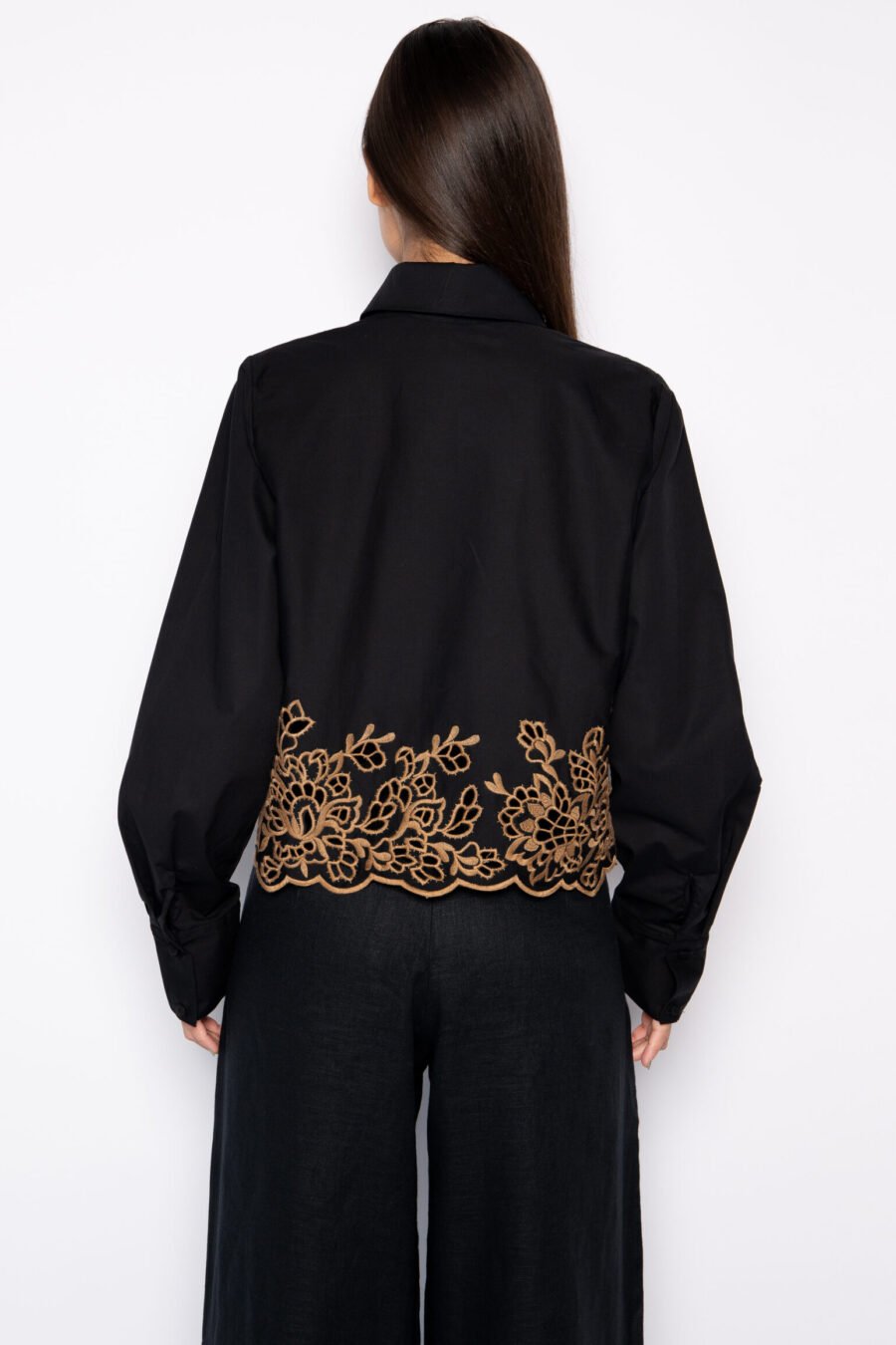 Camisa Cropped em Algodão Bordada-  KATARINA - Imagem 3
