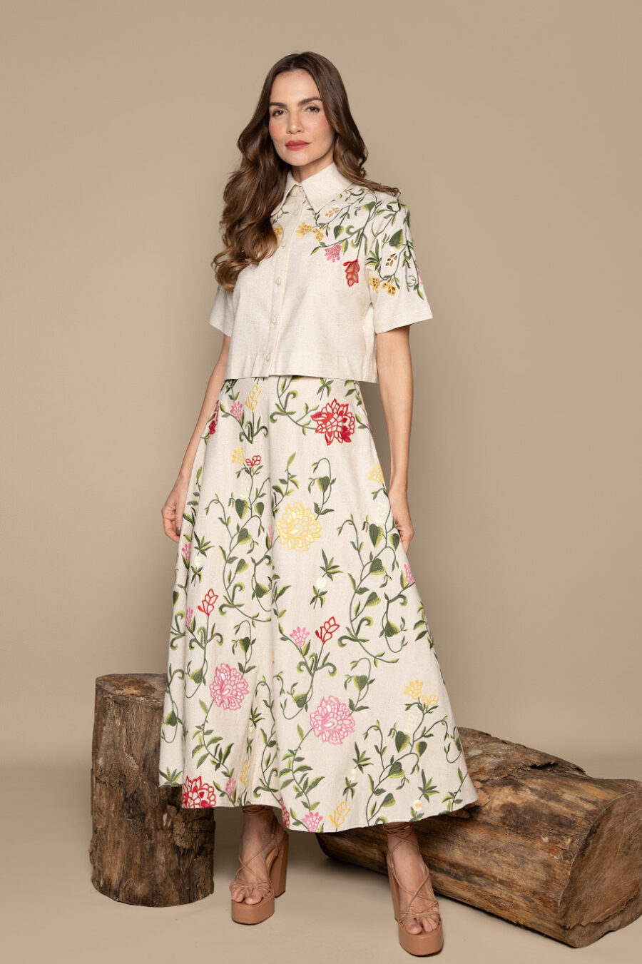 Camisa cropped com bordado floral - Franciele - Imagem 3