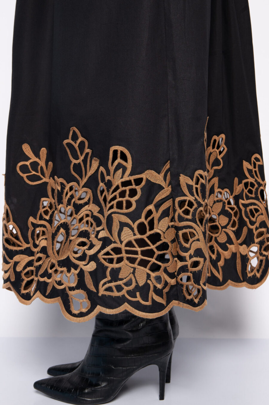Vestido Chemise em Algodão com Bordado Vazado - PRISCILA - Imagem 4
