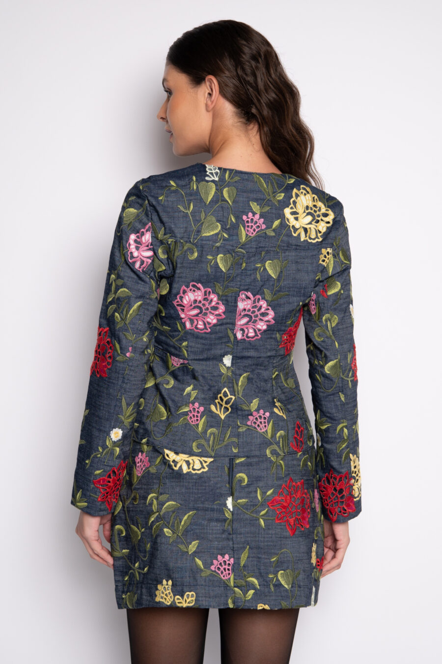 Jaqueta jeans bordada floral exclusiva - JADE - Imagem 5