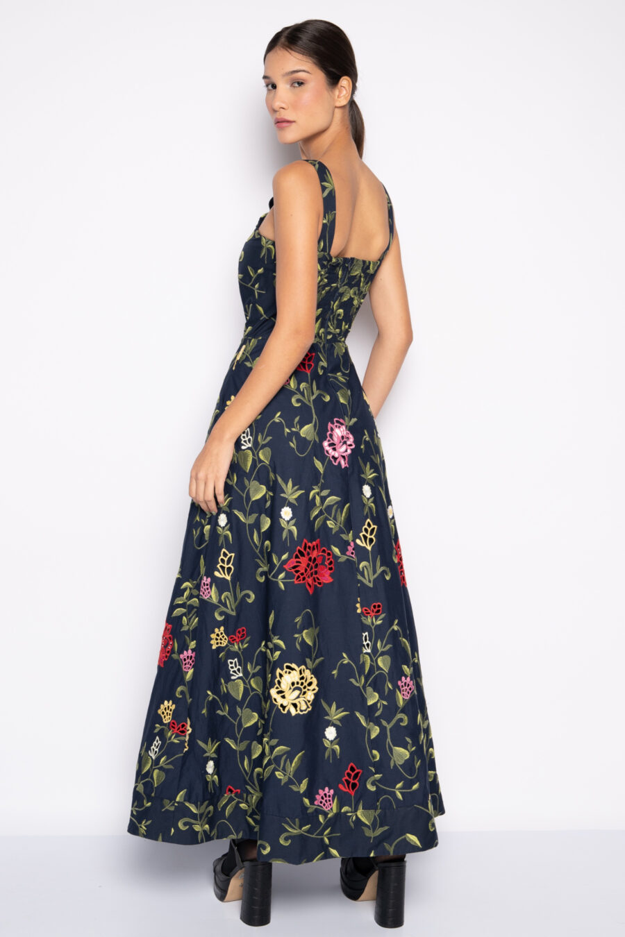 Vestido em Algodão Bordado Floral - JUDITE - Imagem 3