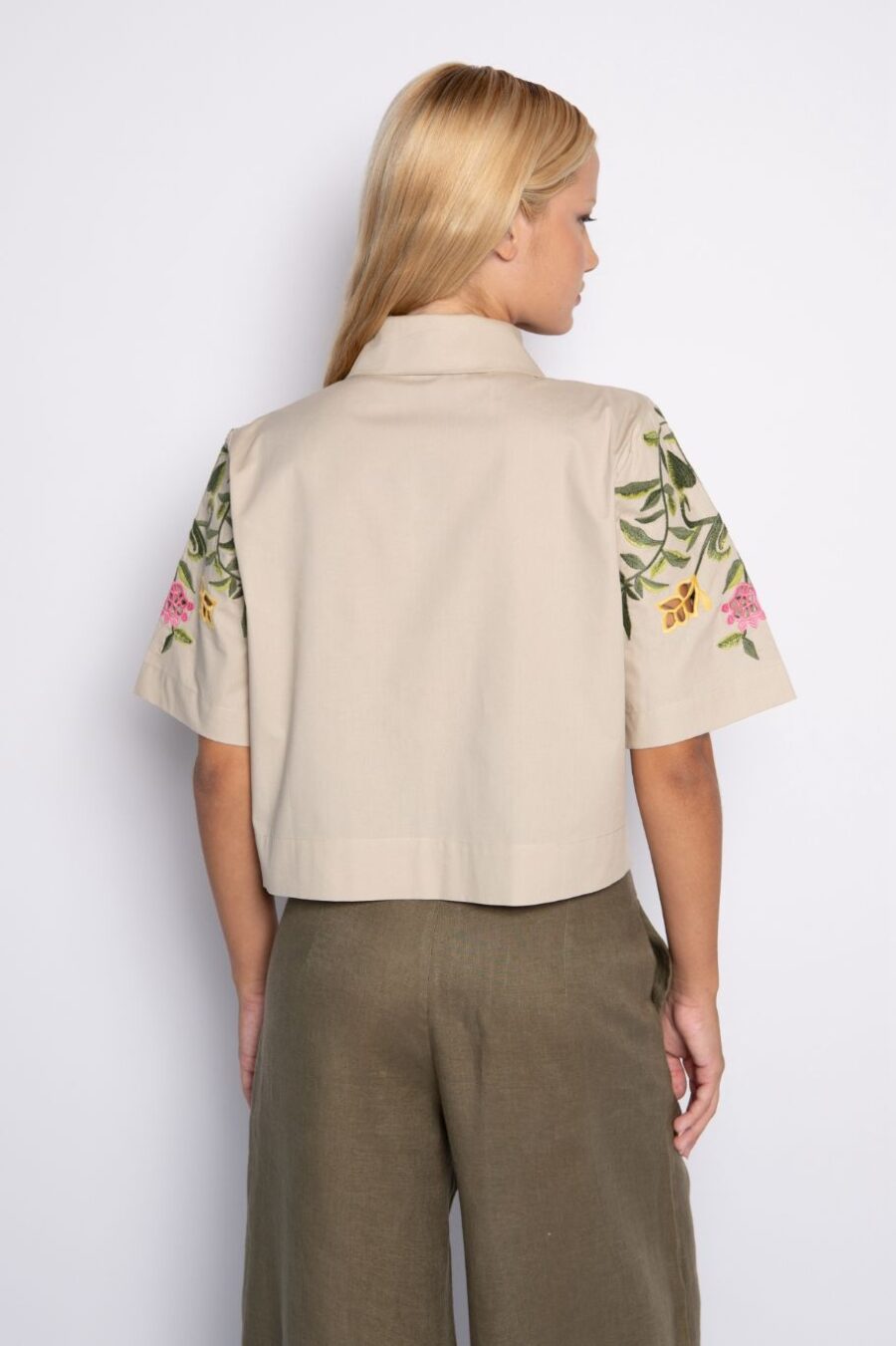 Camisa cropped com bordado floral - Franciele - Imagem 3