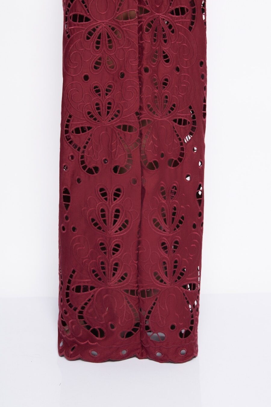 Calça com bordado vazado cabernet - Maiara - Imagem 3