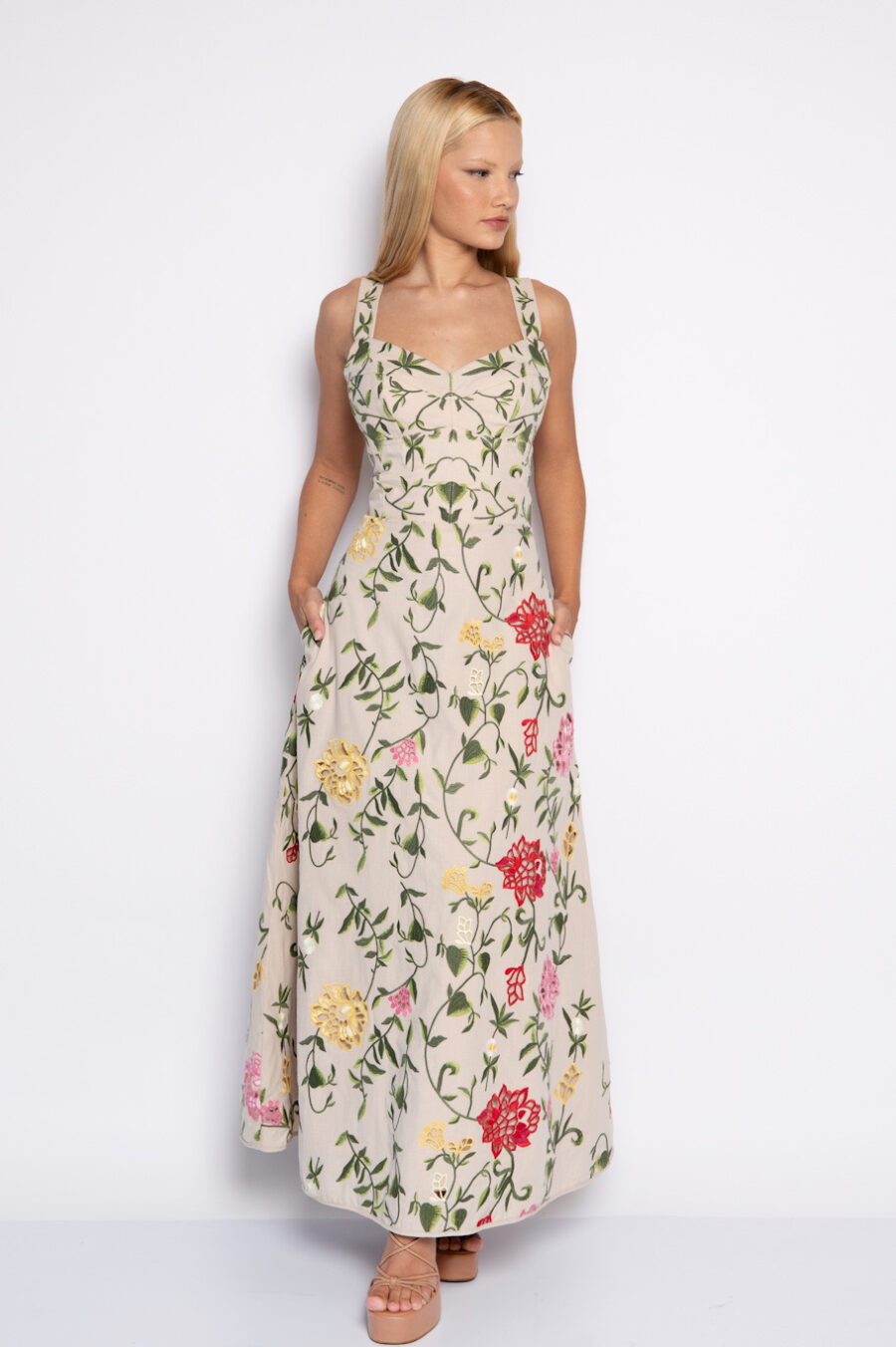 Vestido em Algodão Bordado Floral - JUDITE - Image 4