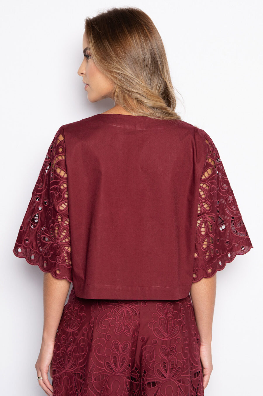 Blusa cropped bordado vazado - Ariane - Imagem 3