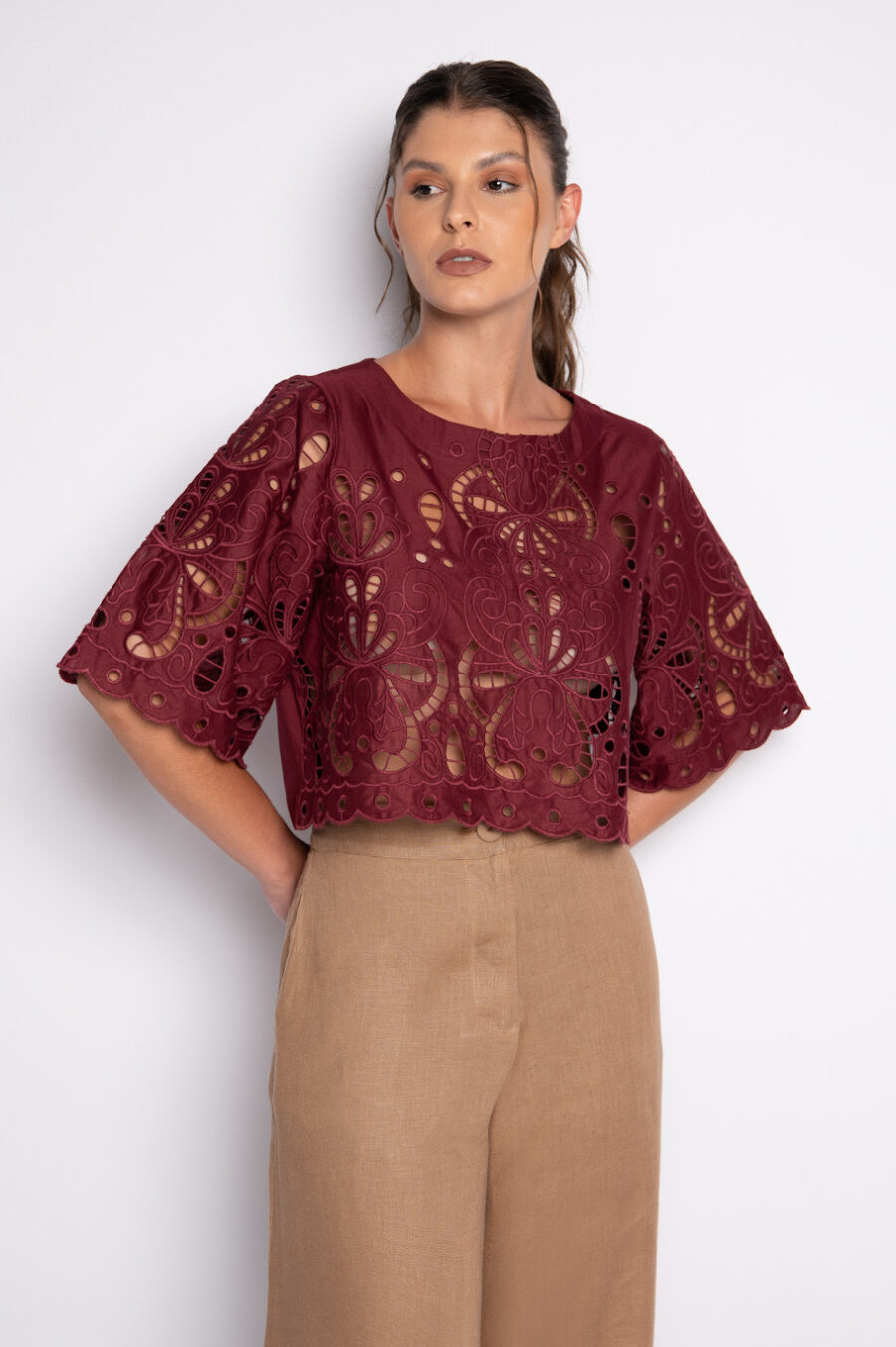 Blusa cropped bordado vazado - Ariane - Imagem 4