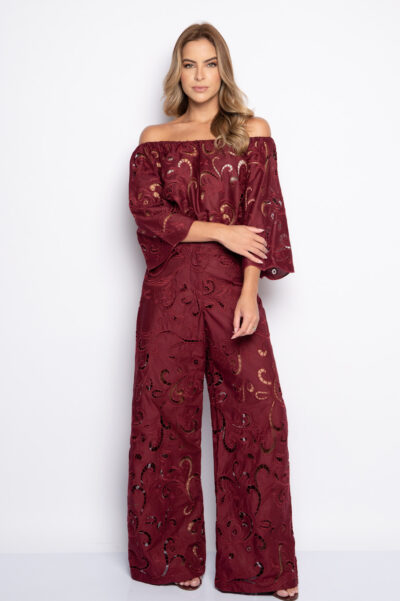 Calça com bordado vazado cabernet - Maiara
