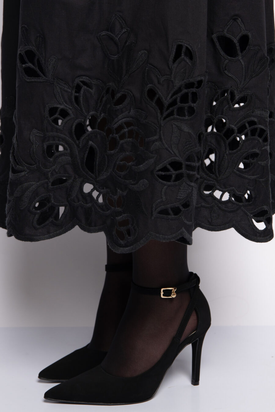 Vestido Algodão Bordado Richelieu ALL BLACK - PRISCILA - Imagem 4