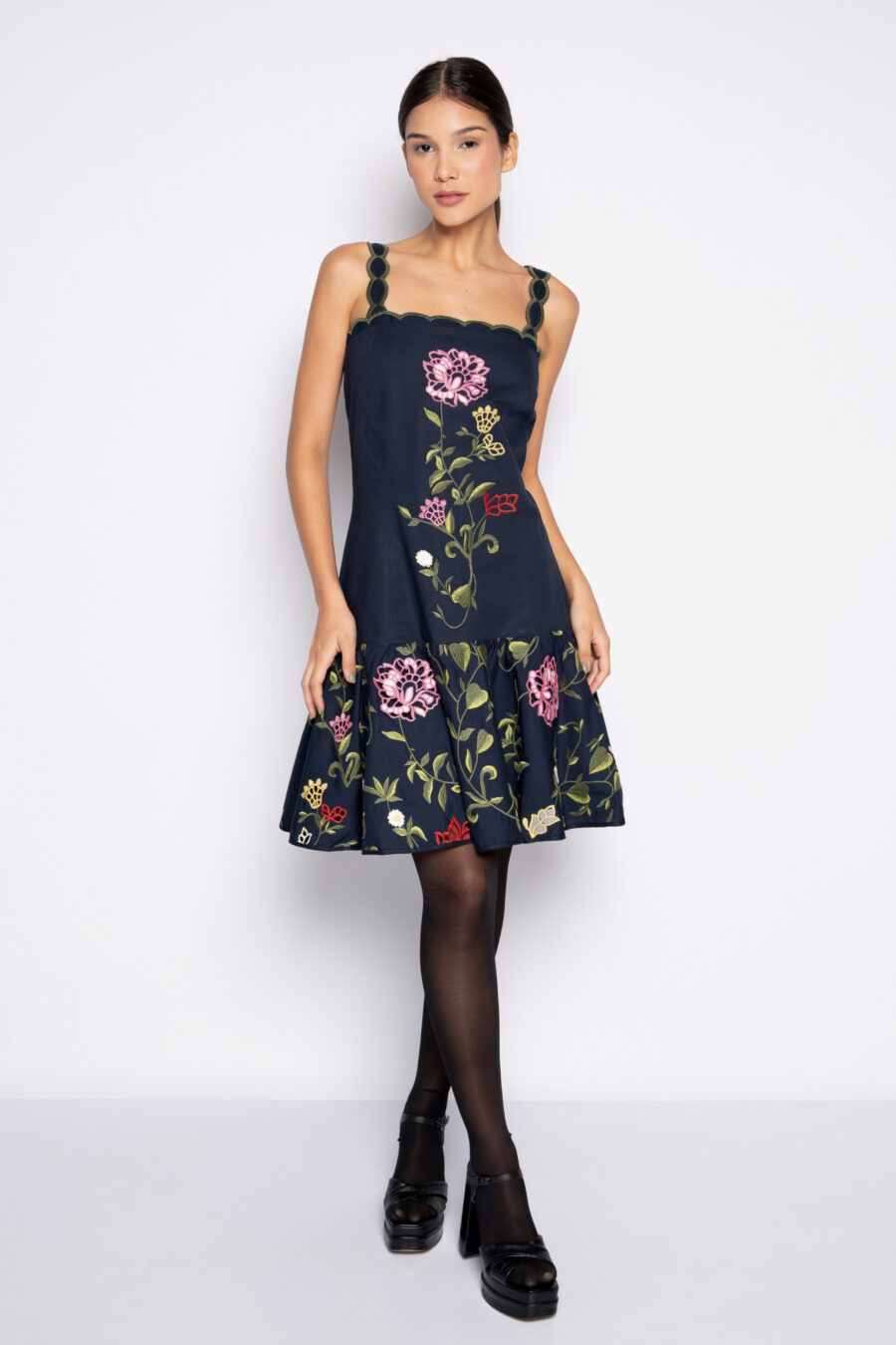 Vestido em Algodão Azul Marinho Bordado - VERÔNICA