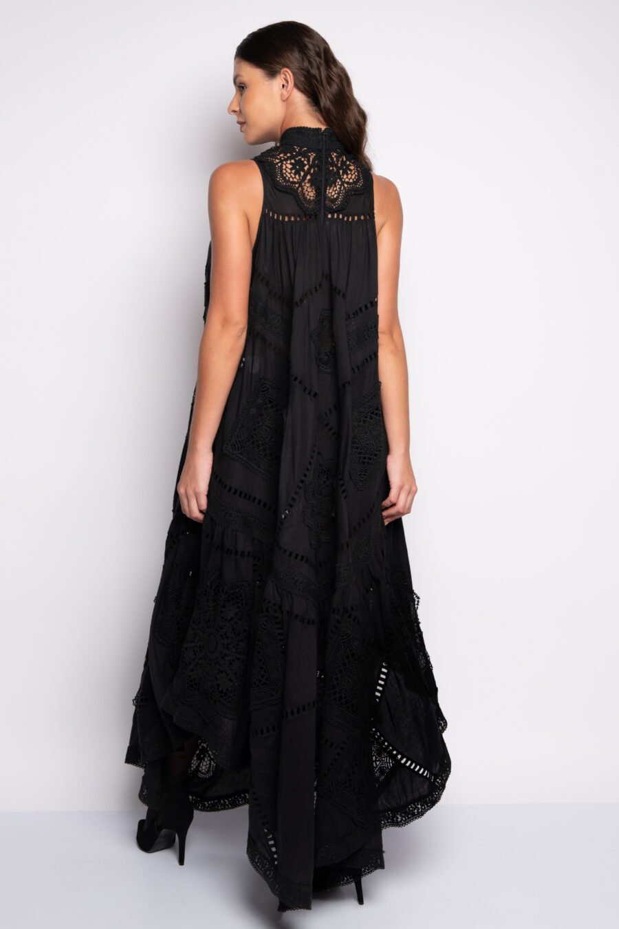 Vestido preto longo bordado em Richelieu - SORAIA - Imagem 2