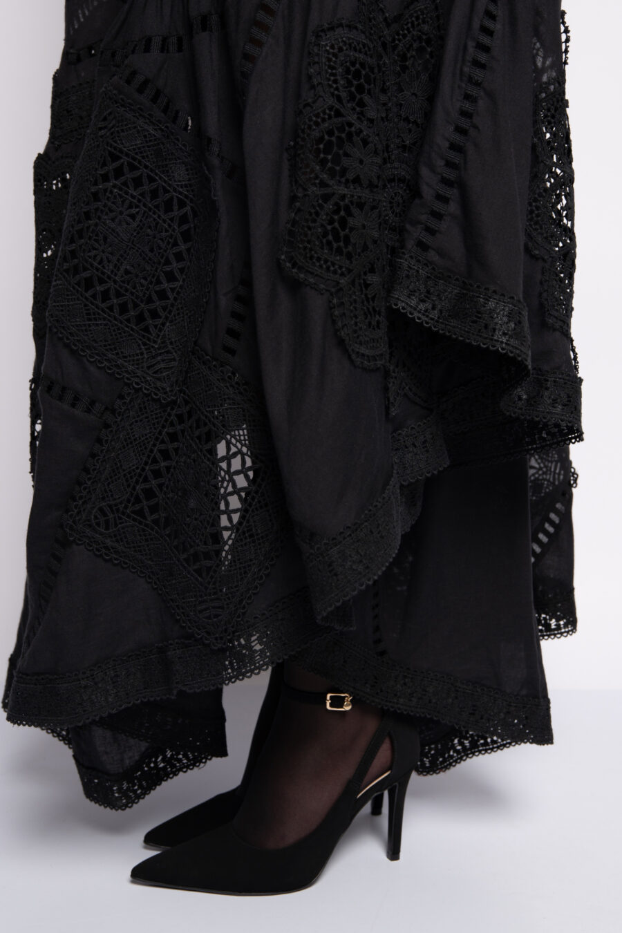 Vestido preto longo bordado em Richelieu - SORAIA - Imagem 4