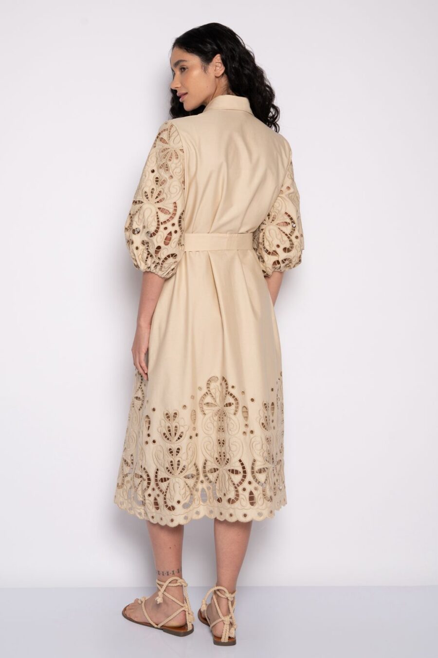 Vestido em Algodão Bordado Richelieu Caqui - MARGARIDA - Imagem 3