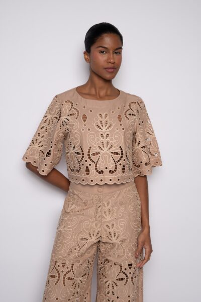 Blusa cropped bordado vazado caqui - Ariane
