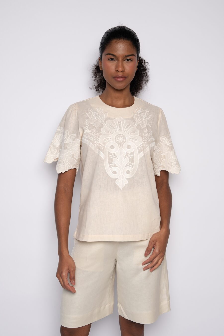 Blusa com bordado artesanal palmito – Clarice - Imagem 2