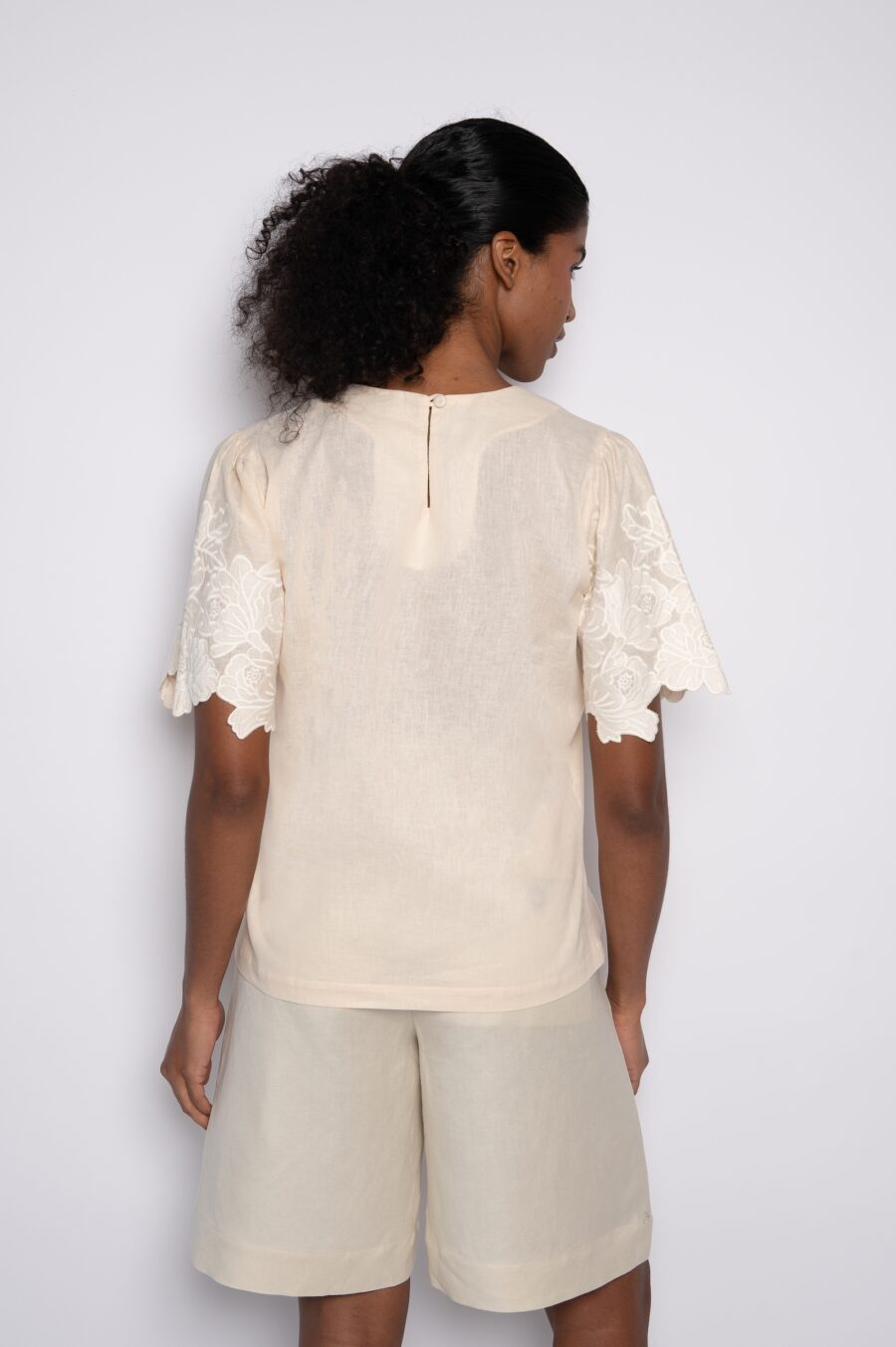 Blusa com bordado artesanal palmito – Clarice - Imagem 4