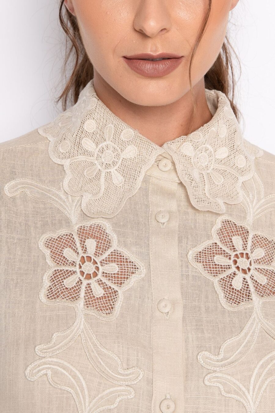Camisa Bege Manga Longa Bordada - Roberta - Imagem 4