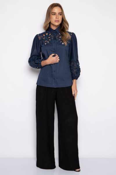 Camisa azul marinho com bordado vazado - DANDARA