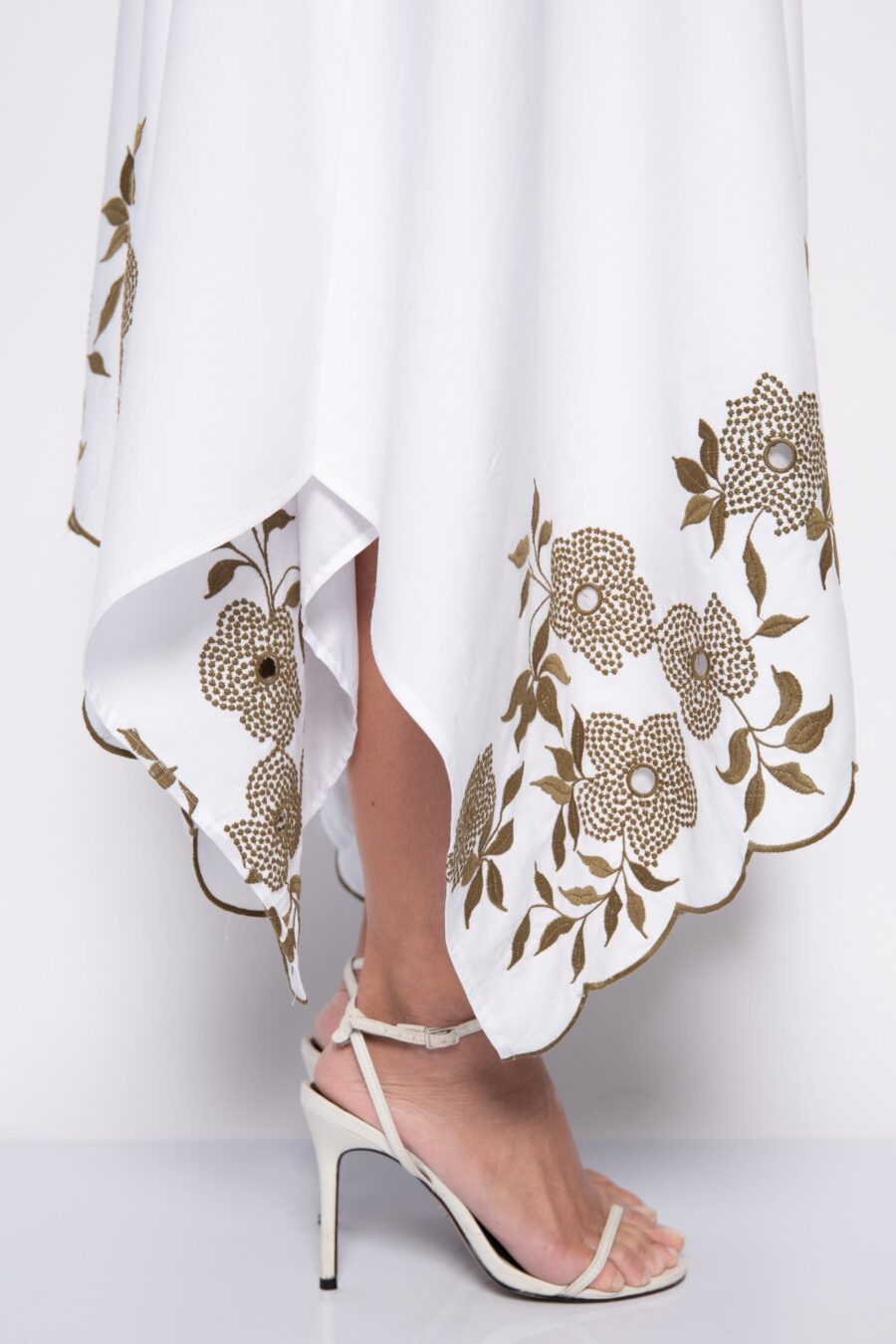 Vestido midi assimétrico bordado com alça branco - Joana - Imagem 4