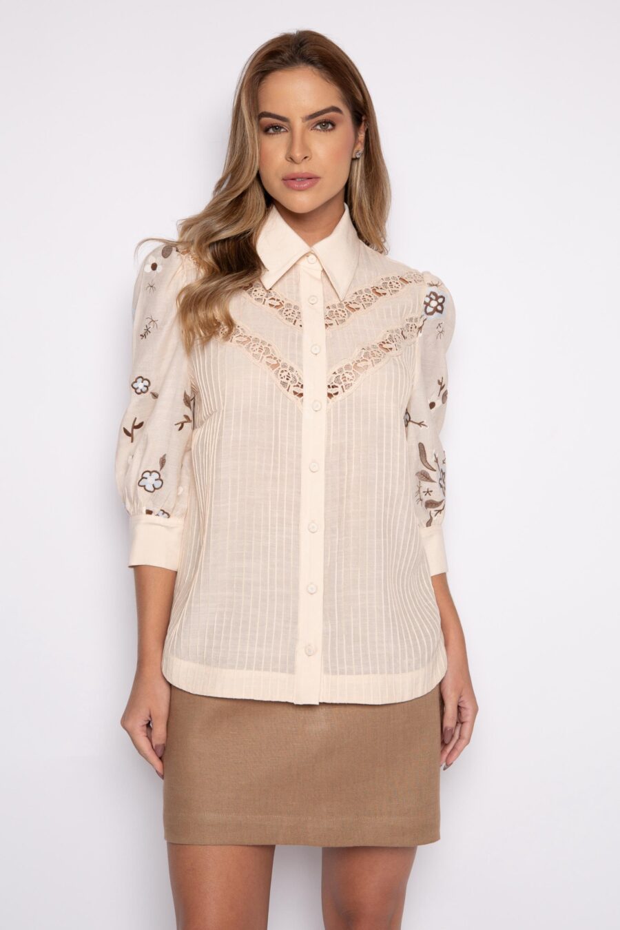 Camisete bordada com nervura e manga 3/4 creme - Fabiana