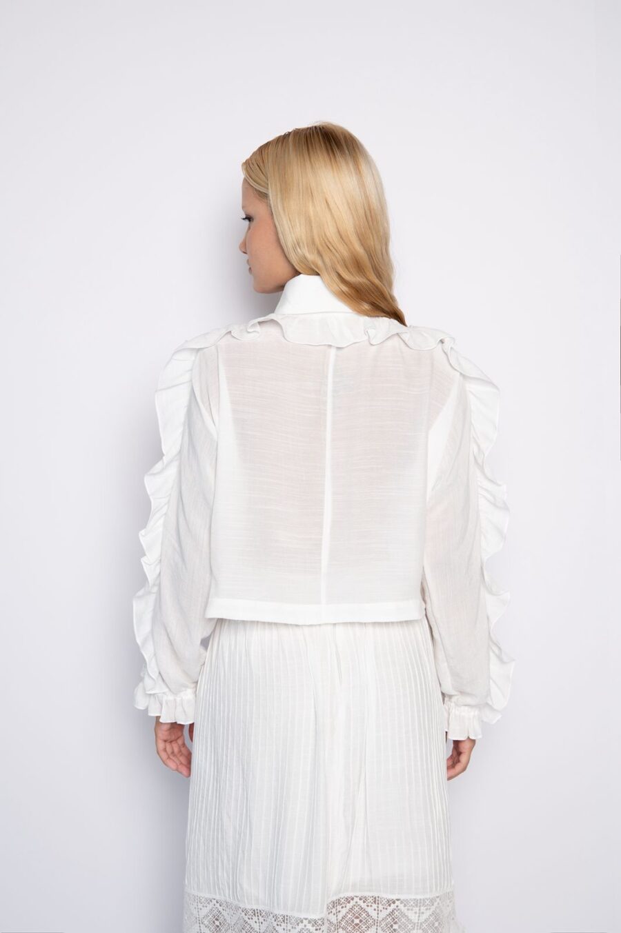 Camisa cropped com babados e bordados off white - Silmara - Imagem 3