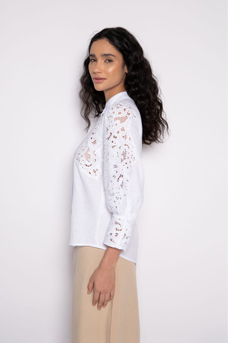 Camisete Bordada com Manga Longa Branca - Júlia - Imagem 3
