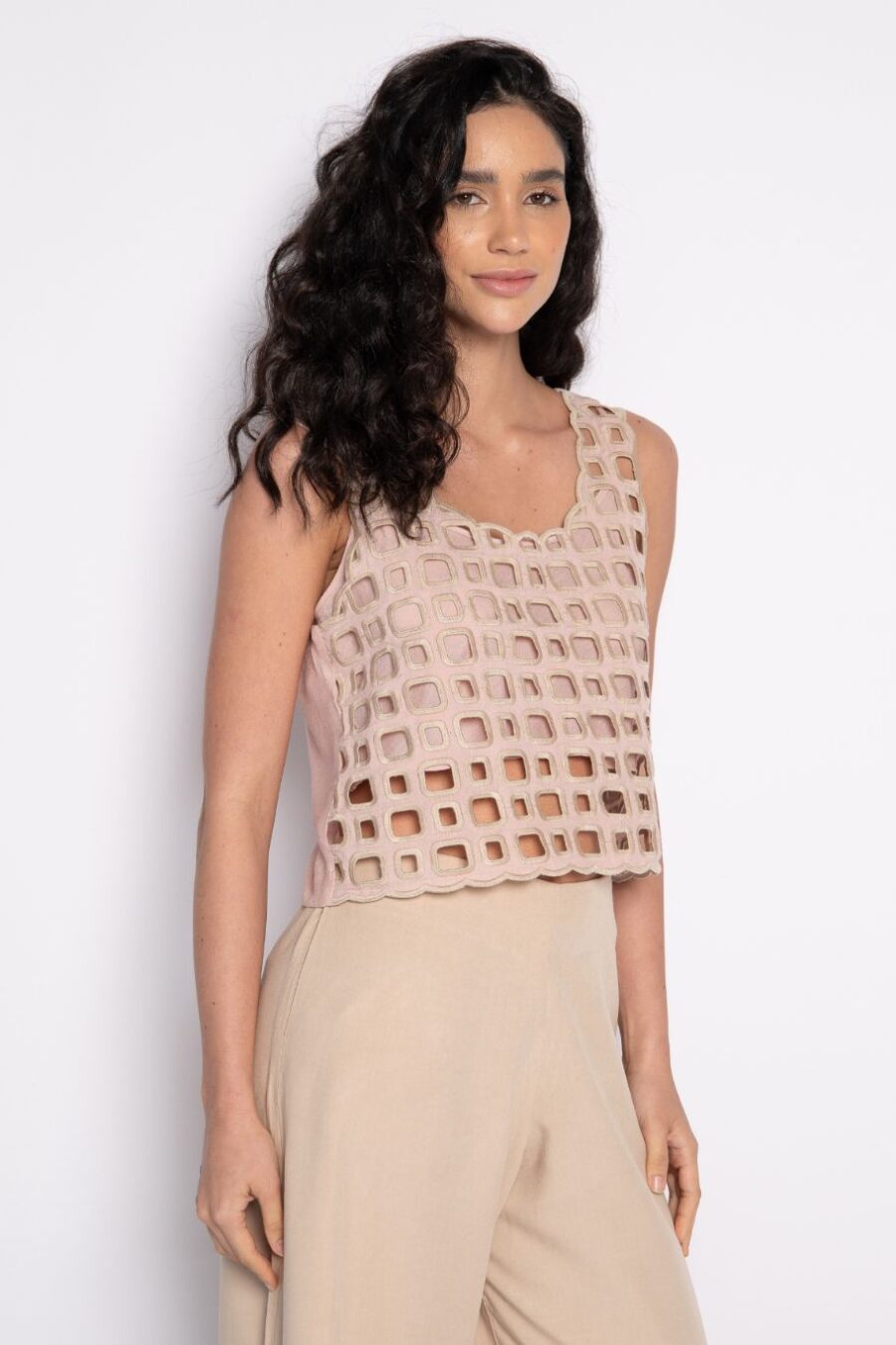 Cropped bordado com decote em U rosa - Carmem - Imagem 4