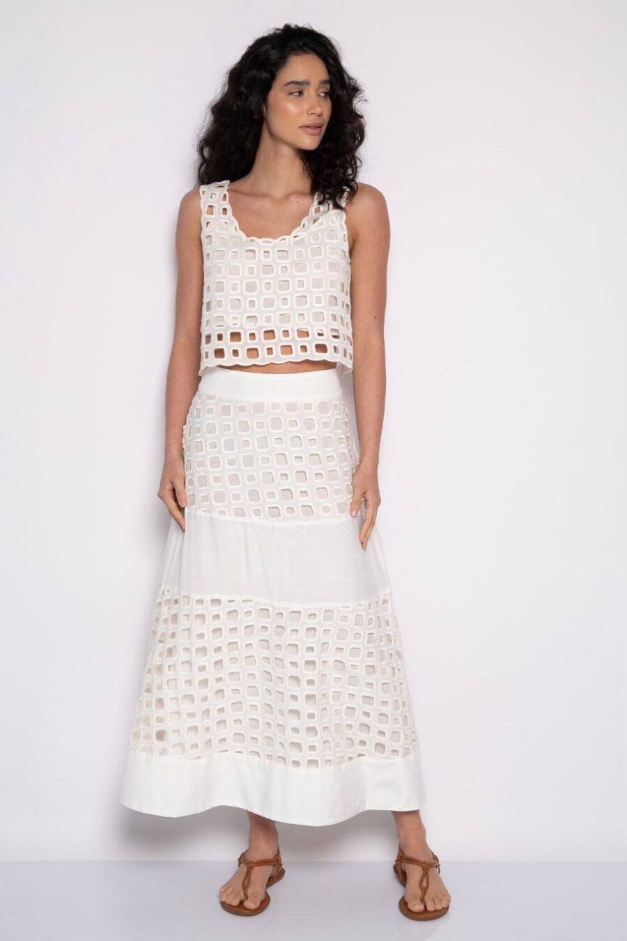 Saia midi godê bordada com zíper off white - Carlota - Imagem 2
