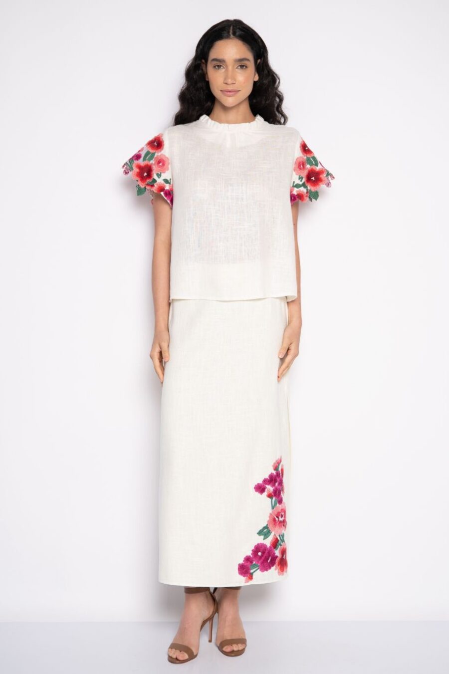 Blusa bordada gola alta off white - Lívia - Imagem 2