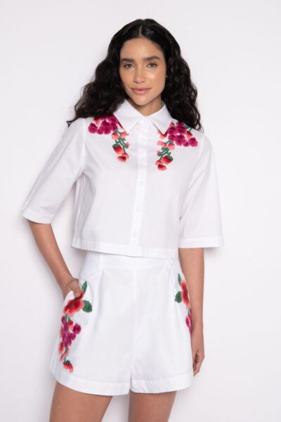Camisa cropped bordada com mangas curtas branca - Kássia
