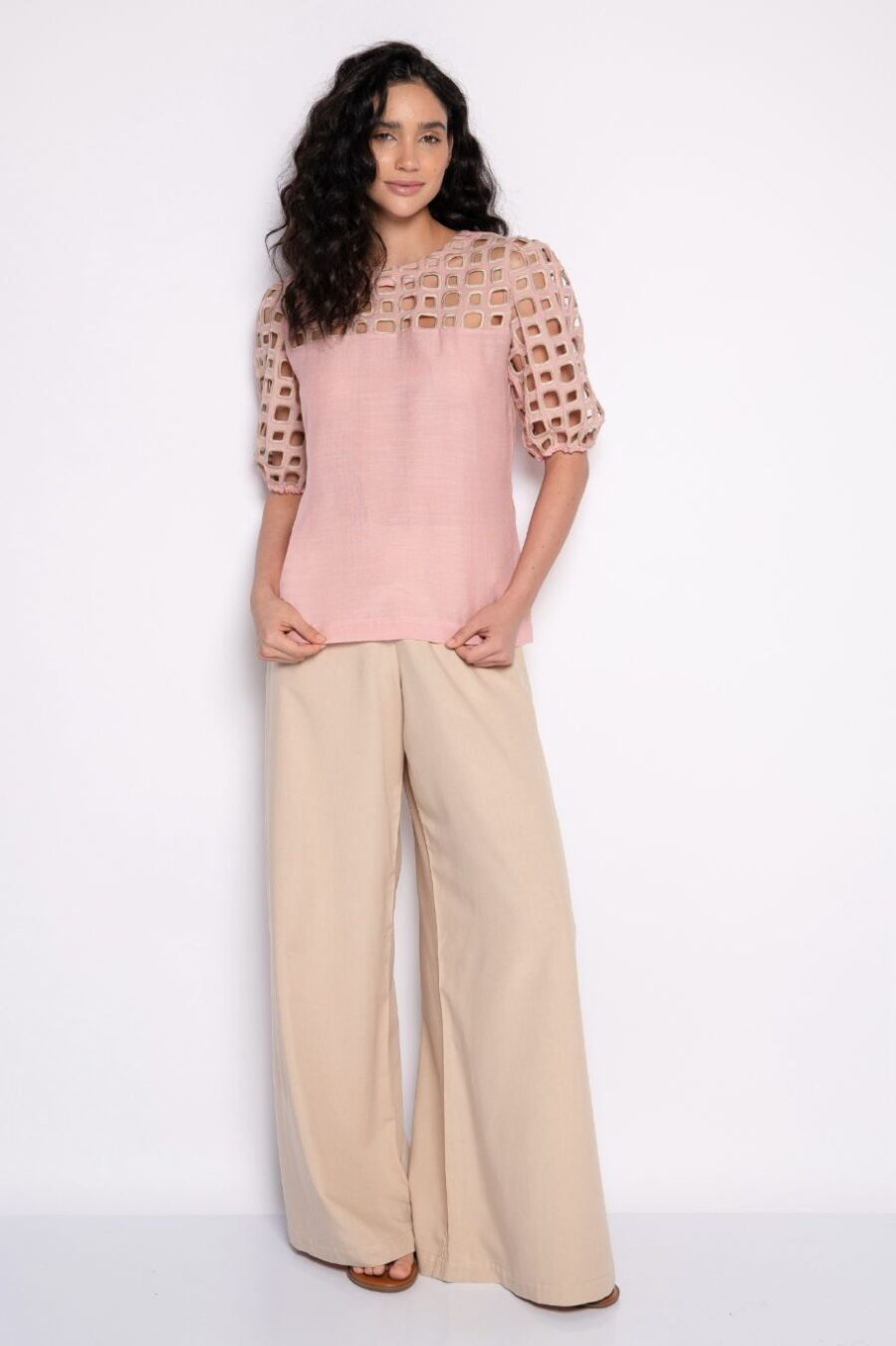 Blusa bordada com mangas bufantes rosa/caqui - Cibele - Imagem 2