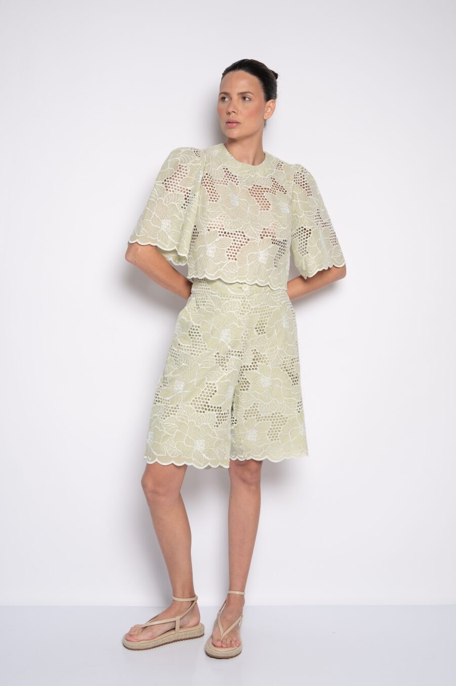 Camisa cropped bordada capim limão - Alexandra - Imagem 2