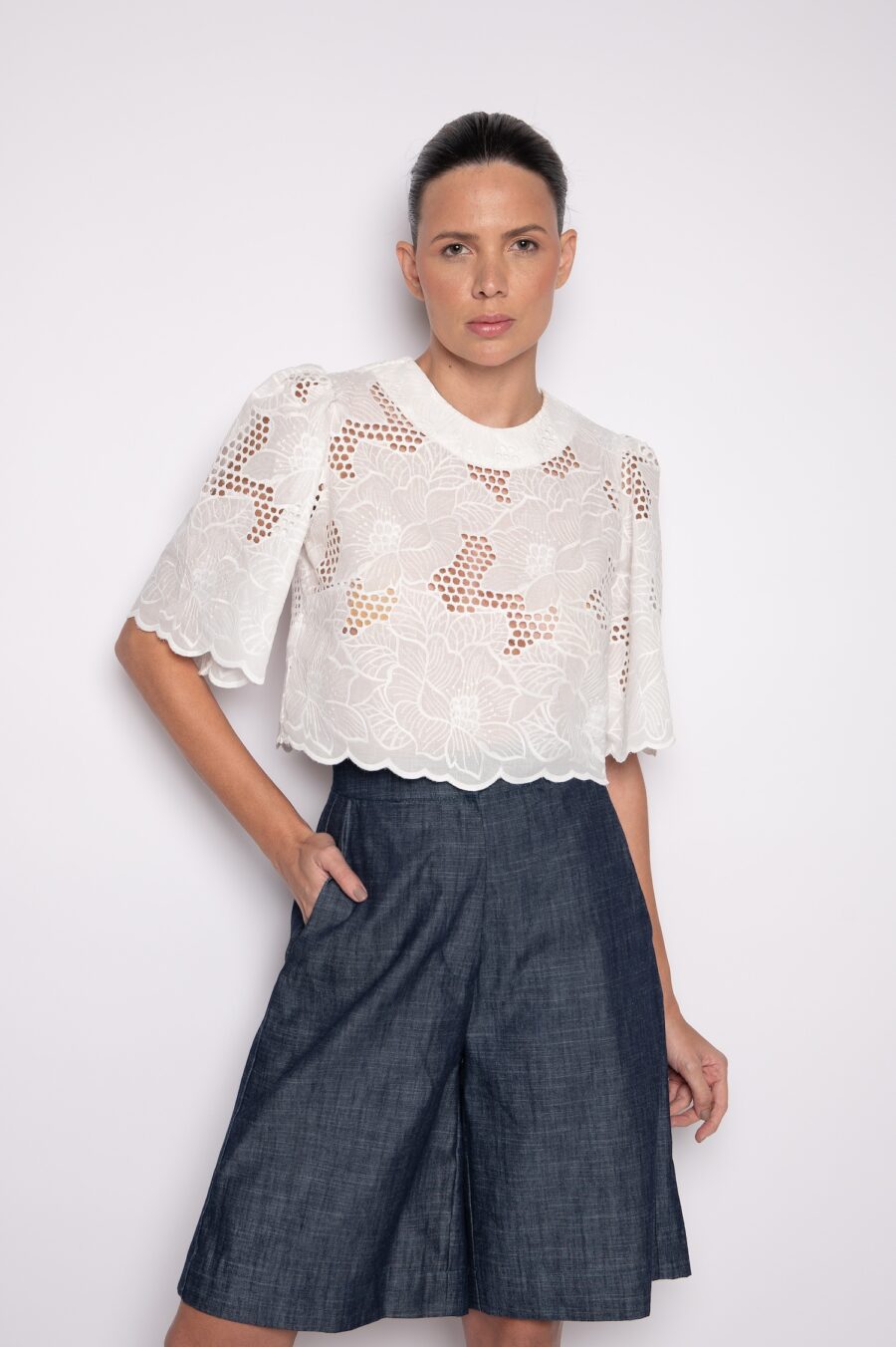 Camisa cropped bordada off white - Alexandra