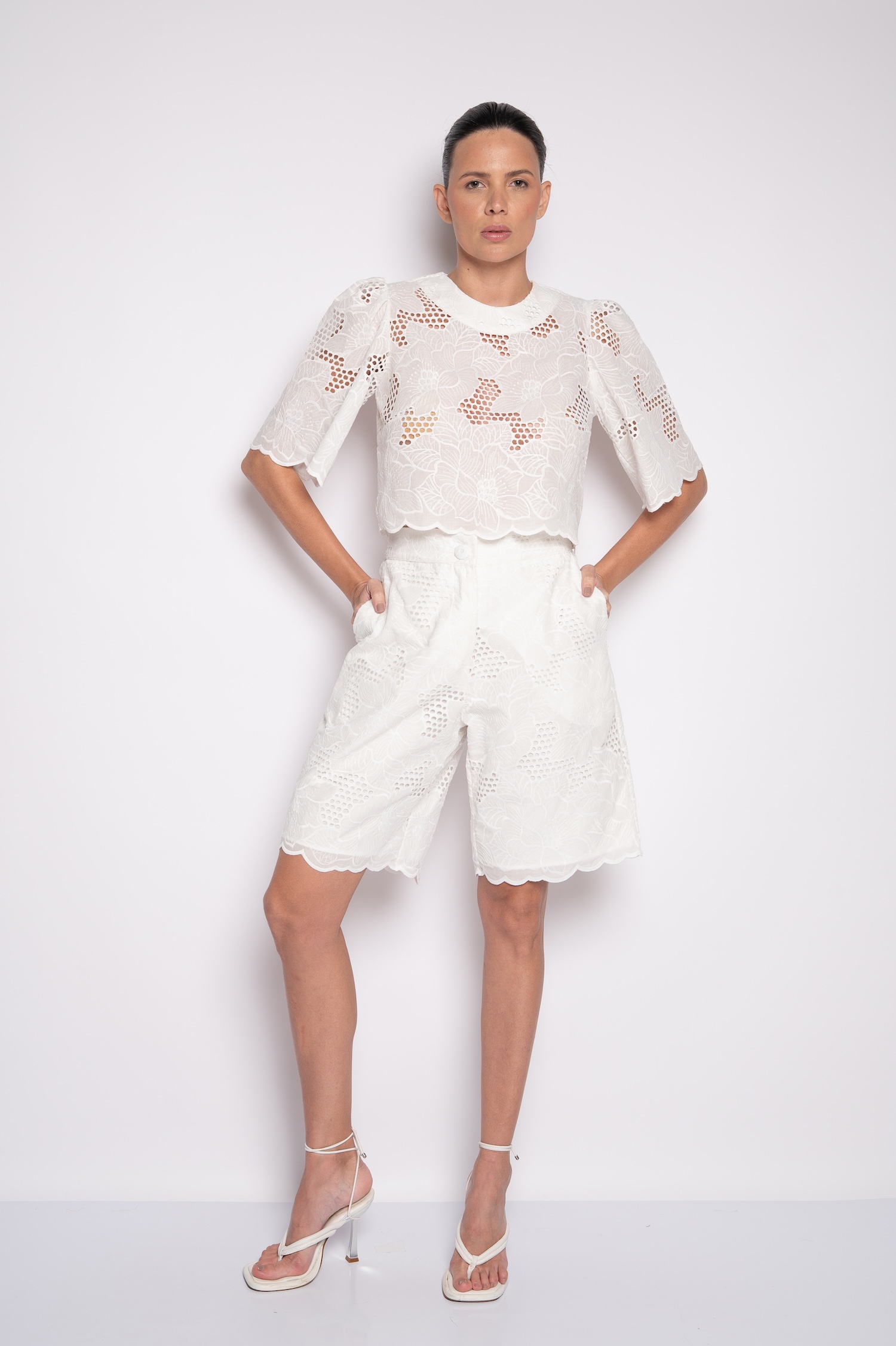 Camisa cropped bordada off white - Alexandra