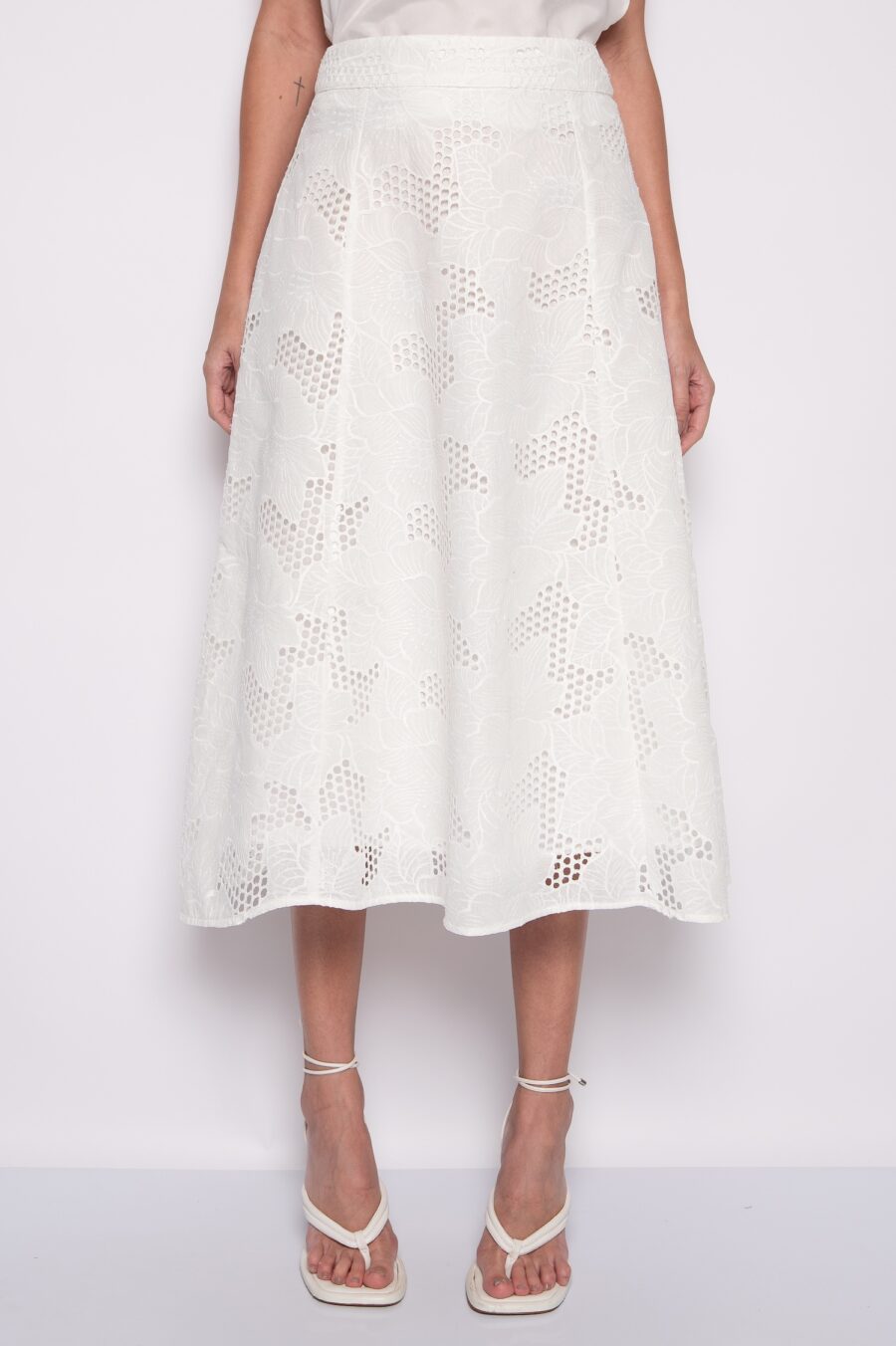 Saia Midi Godê Bordada Off White - Samanta - Imagem 3