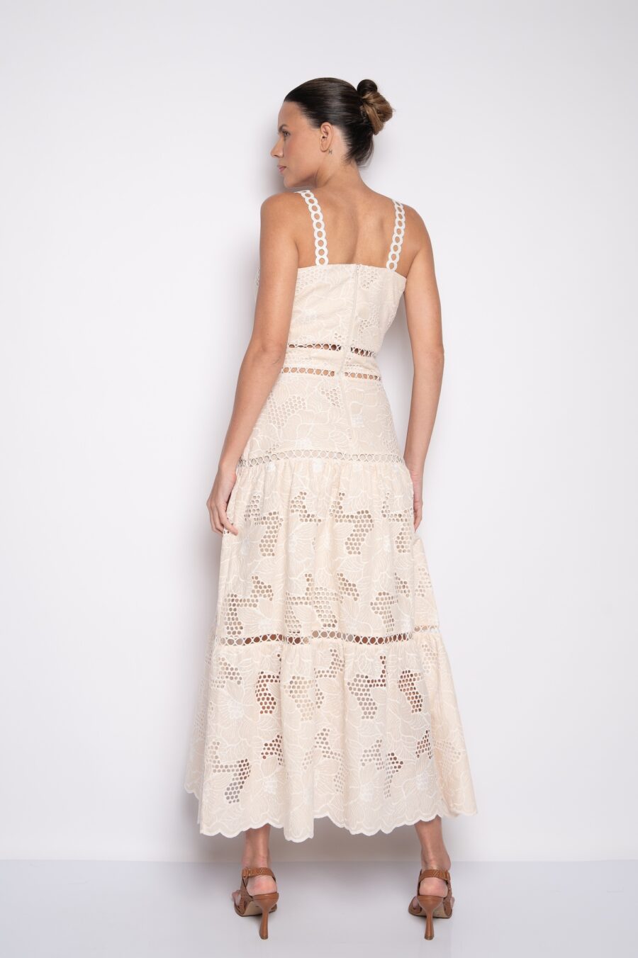 Vestido Midi com Alça e Decote Quadrado Bege - Vitória - Imagem 5