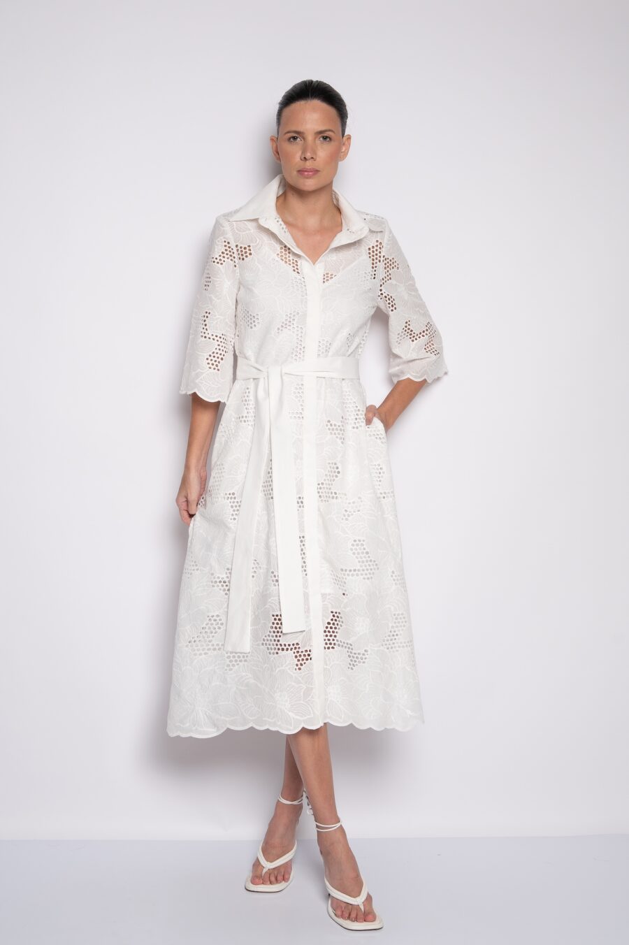 Vestido Bordado Midi com Gola Tradicional e Mangas 3/4 Off White - Cristina