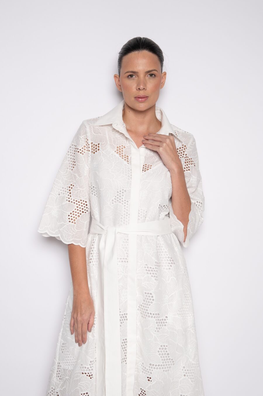 Vestido Bordado Midi com Gola Tradicional e Mangas 3/4 Off White - Cristina - Imagem 3