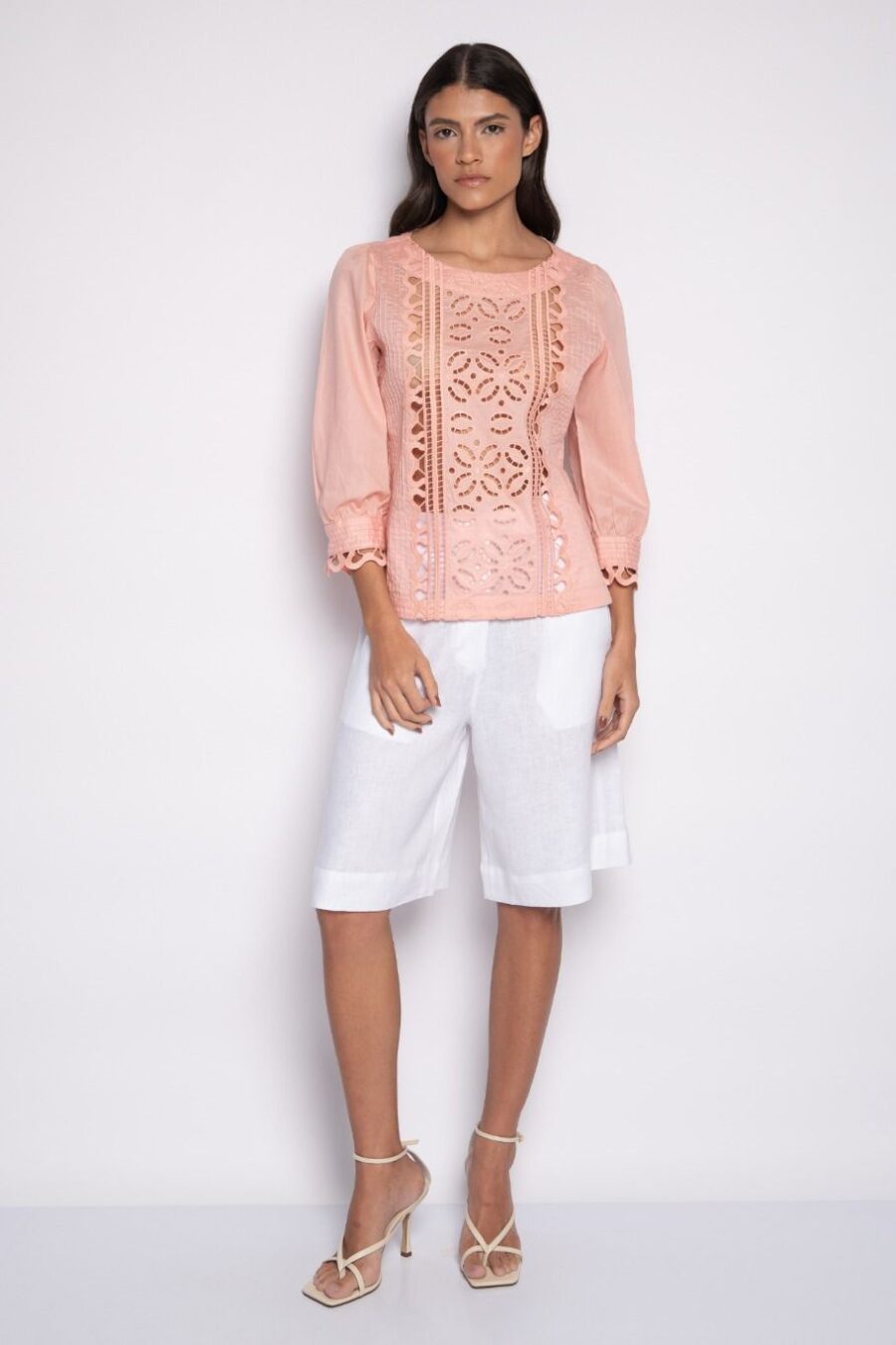 Blusa bordada com manga 7/8 e nervura rosa - Jaqueline - Imagem 2