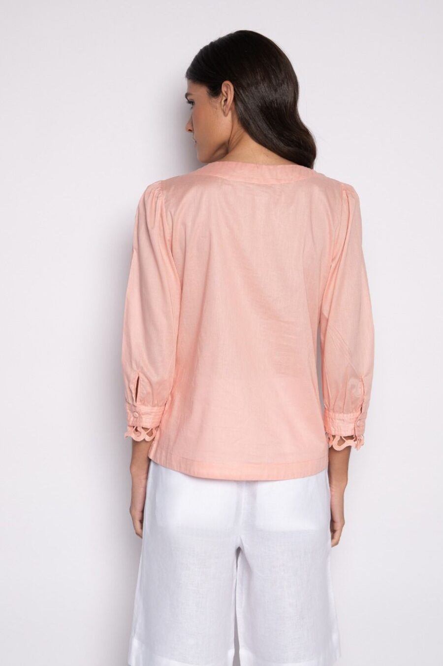 Blusa bordada com manga 7/8 e nervura rosa - Jaqueline - Imagem 3