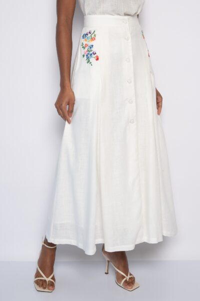 Saia longa bordada com mini florais laterais off white - Mirian