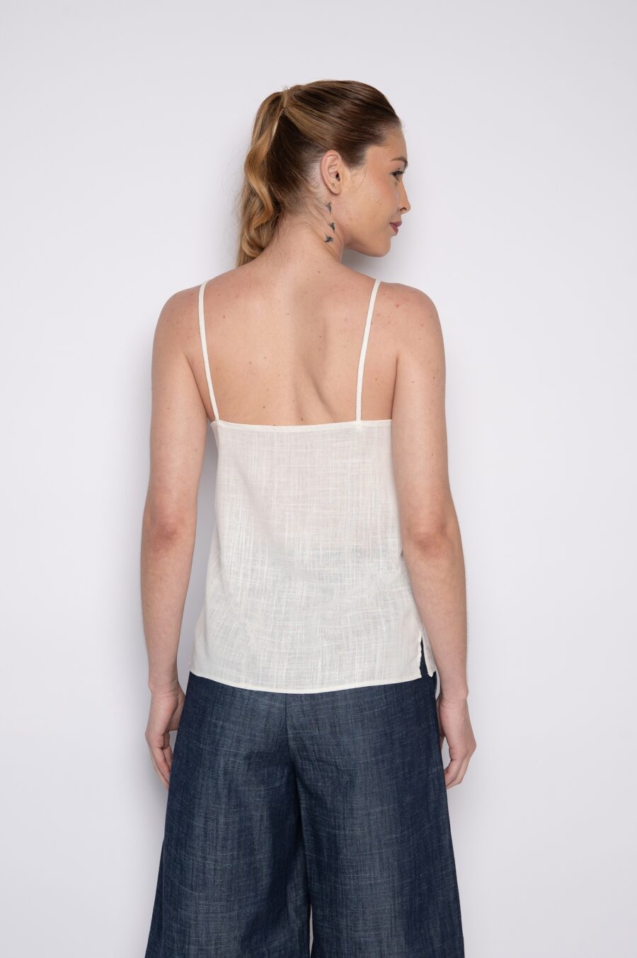 Blusa de alça com mini bordados florais off white - Nina - Imagem 5