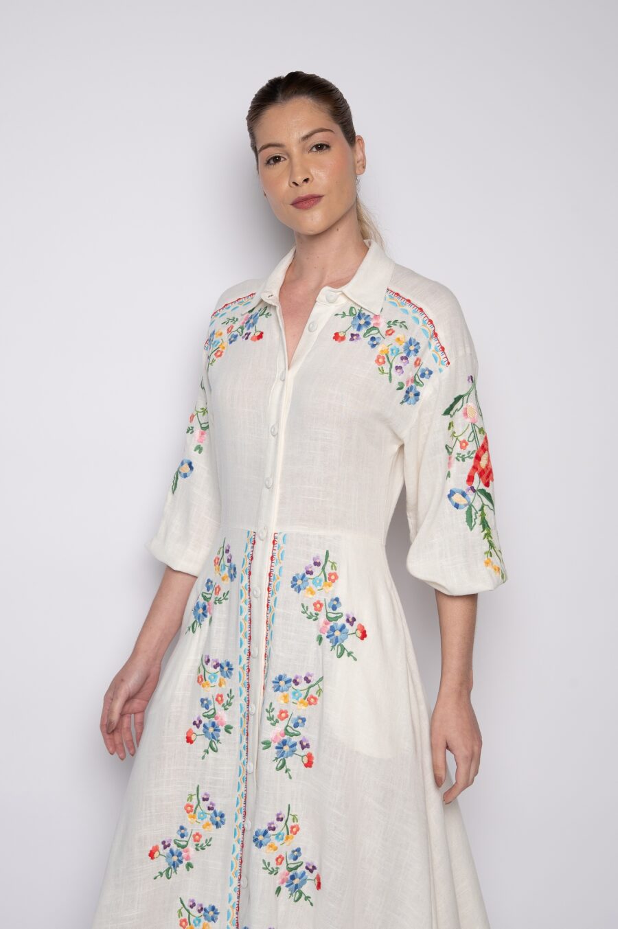 Vestido chemise bordado mini florais  off white - Perla - Imagem 6