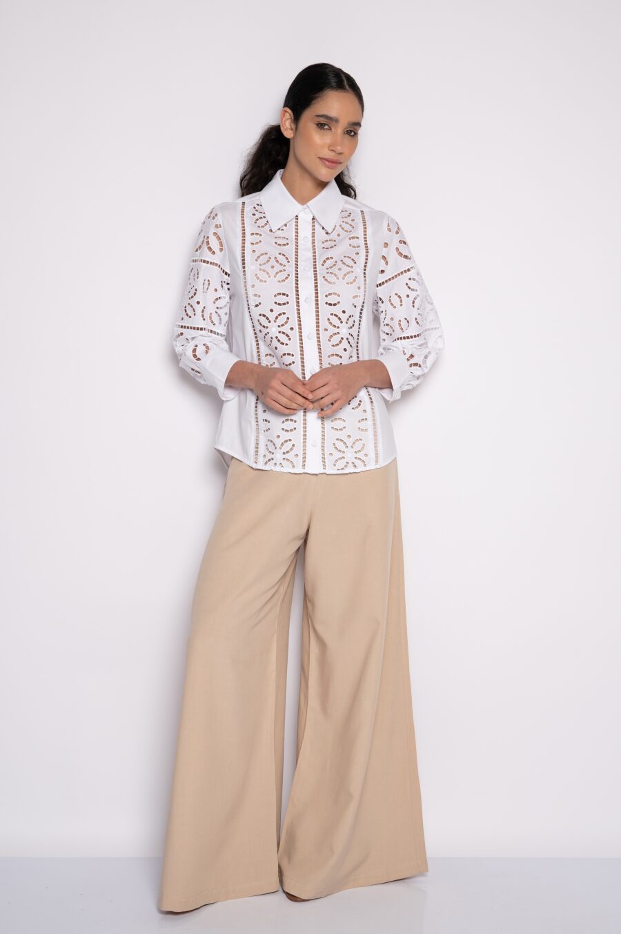 Camisa bordada com mangas 3/4 branca - Raíssa