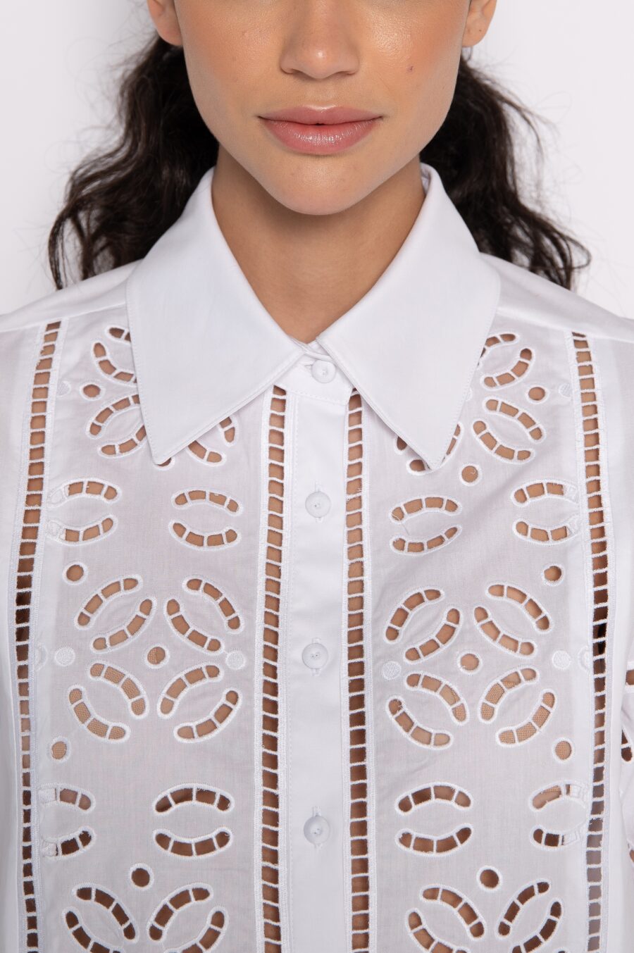 Camisa bordada com mangas 3/4 branca - Raíssa - Imagem 4