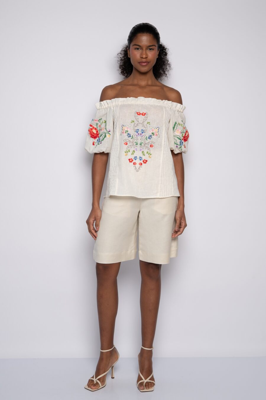 Bata ombro a ombro com bordados florais off white - Rany - Imagem 4