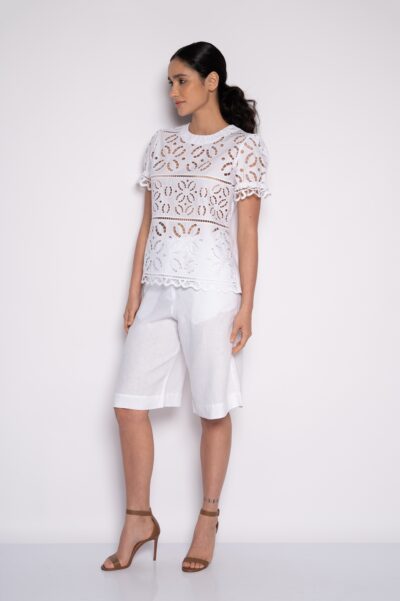 Blusa bordada com mangas bufantes branca - Silvia