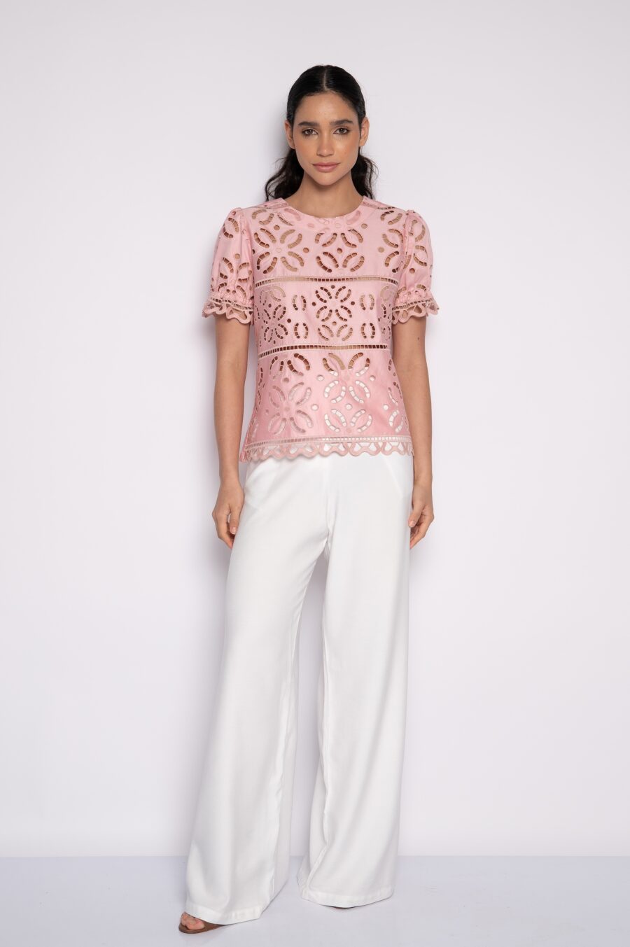 Blusa bordada com mangas bufantes rosa - Silvia