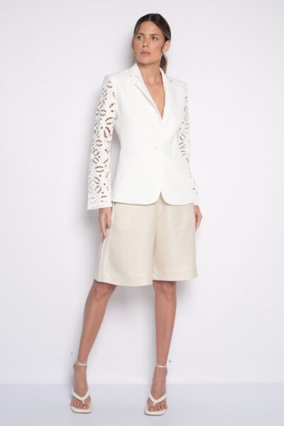Blazer bordado em rechilieu nas mangas e costas off white - Magda